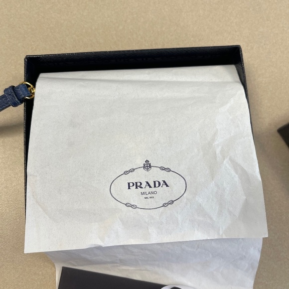 Prada Bluette Saffiano Metal Leather Wristlet w/ Box and Cert of Auth -Preloved - Picture 11 of 13